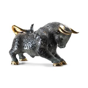 Imperial Majesty Bull